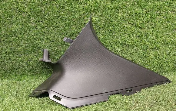 Ford Focus ST (C) pillar trim DM54A280C46AAW
