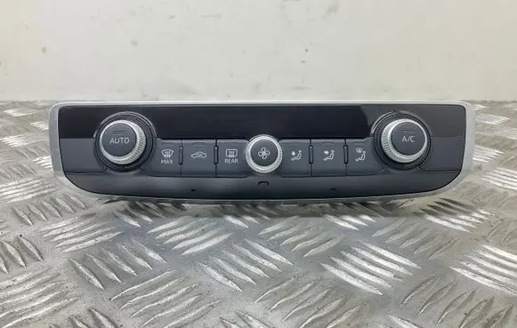 Audi A3 S3 8V Climate control unit 8V0820043C