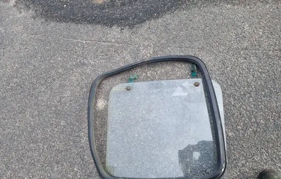 Ford Transit Rear side window