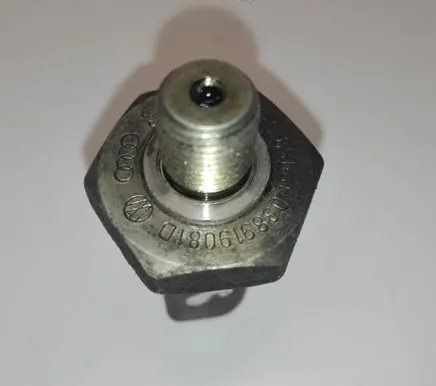 Audi A6 S6 C5 4B Oil pressure sensor 038919081D