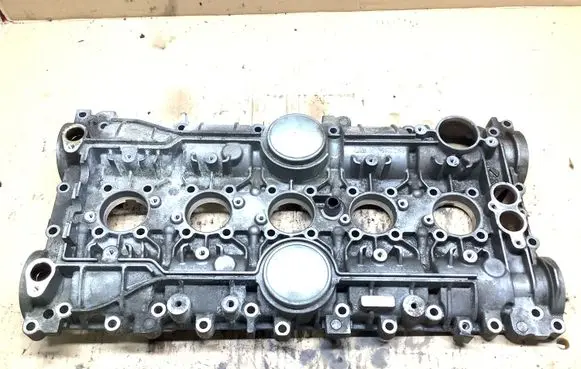 Volvo V70 Rocker cam cover 8642291 BQ2HA51