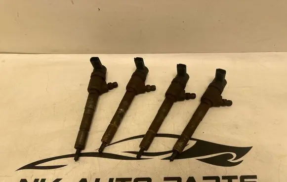 Opel Corsa D Fuel injector 0445110183 3109 5122