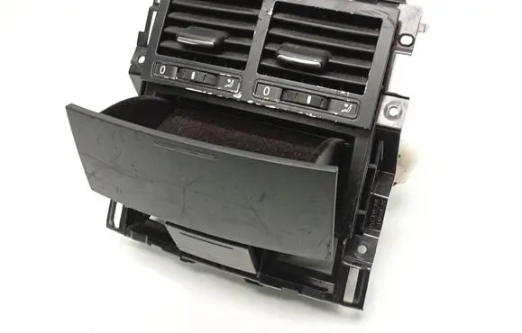 Volkswagen Touareg I Rear air vent grill 7L6819203C 7L6864251 7L6863072B