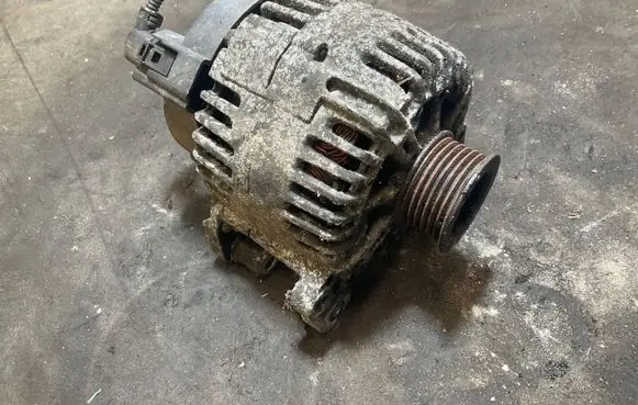 Seat Ibiza III (6L) Generator/alternator 03C903023B TG11C015