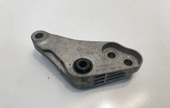 Citroen C4 III e-C4 Gearbox mounting bracket 9826468580