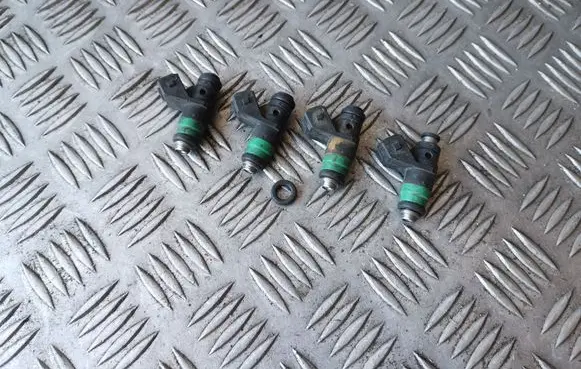 Fuel injectors set