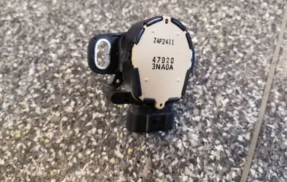 Nissan Leaf I (ZE0) Brake pedal sensor switch 479203NA0A