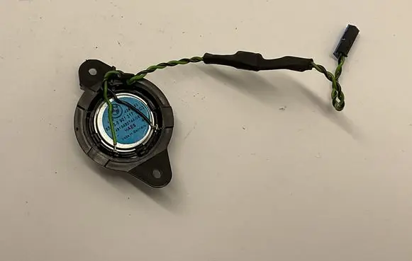 Front door high frequency speaker