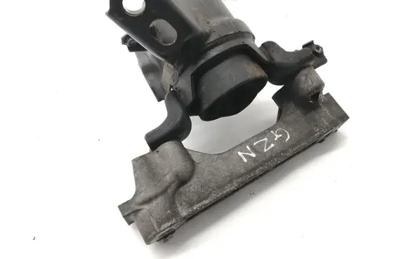 Toyota Verso-S Engine mount bracket 