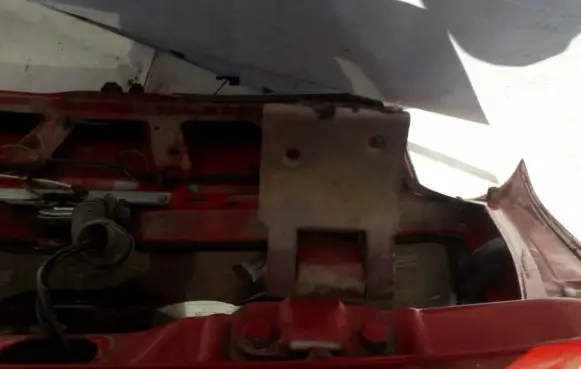 Volkswagen PASSAT B3 Tailgate/trunk/boot hinge
