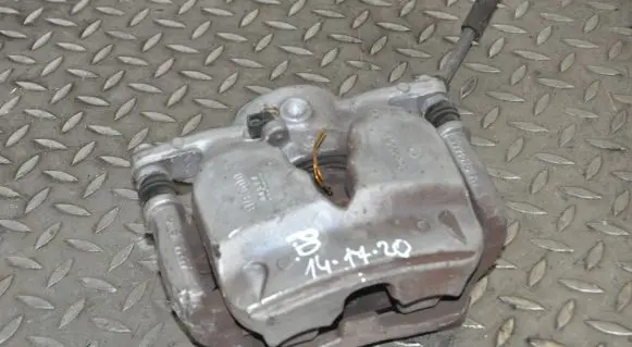 Mercedes-Benz C W205 Front brake caliper