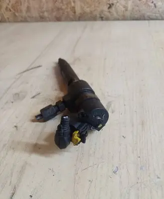 Opel Vectra C Fuel injector 0445110165