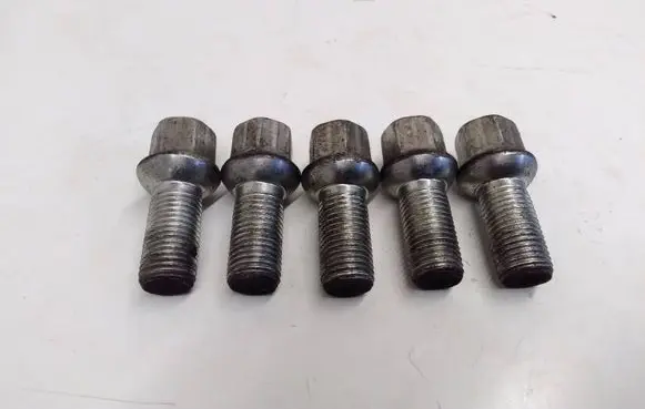 Audi A4 S4 B9 Nuts/bolts 