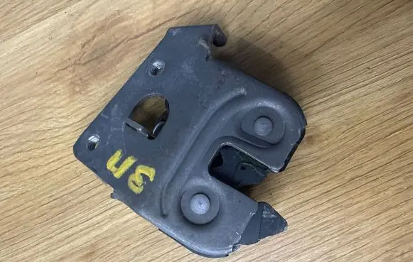 BMW 3 E90 E91 Seat back rest lock catch 7112864