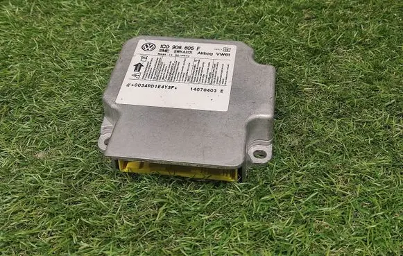 Skoda Roomster (5J) Airbag control unit/module 1C0909605F