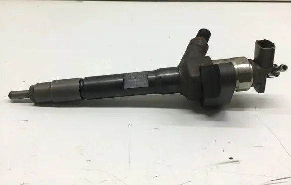 Mazda 6 Fuel injector R2AA13H50