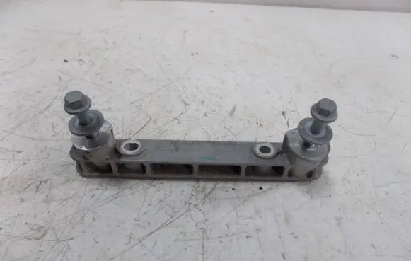 Volvo XC40 Holder (bracket) 32222102 8888765997
