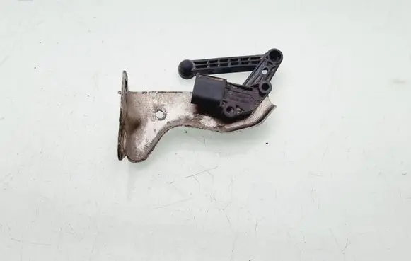 Headlight/headlamp level sensor