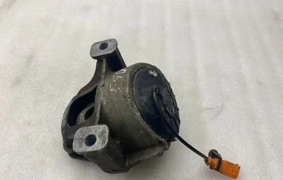Audi A5 Sportback 8TA Engine mount bracket 8K0199381