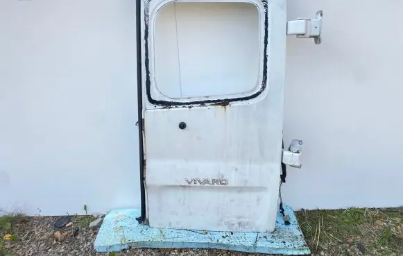 Opel Vivaro Back/rear loading door 