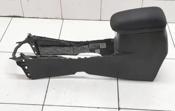 Toyota Auris E180 Center console 5891002160