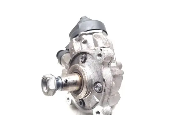 Volkswagen Scirocco Fuel injection high pressure pump 04L130755D 0445010537