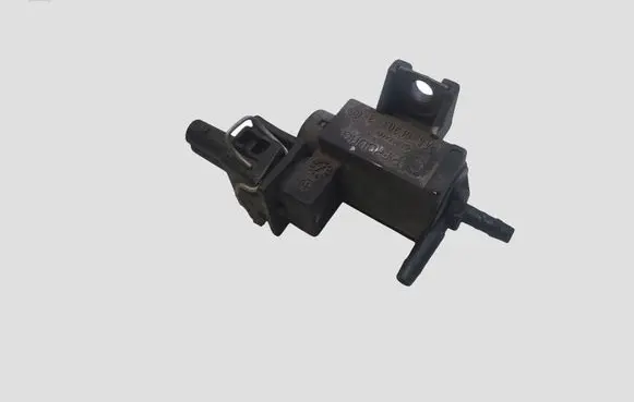 Toyota Auris 150 Turbo solenoid valve 258600R010