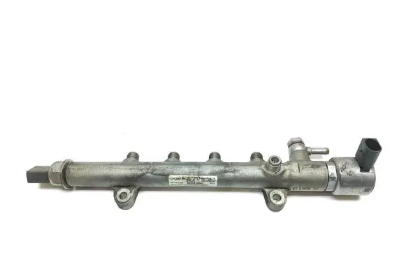 Mercedes-Benz E W212 Fuel main line pipe A6510700495 R9144Z240A