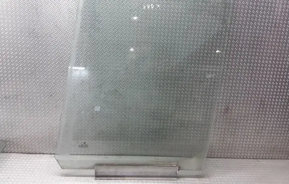 Volkswagen II LT Front door window glass four-door