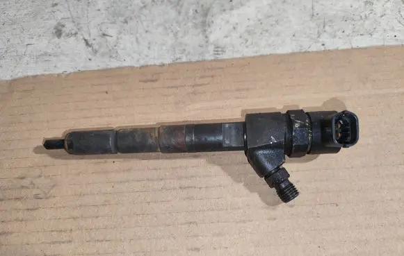 Fuel injector