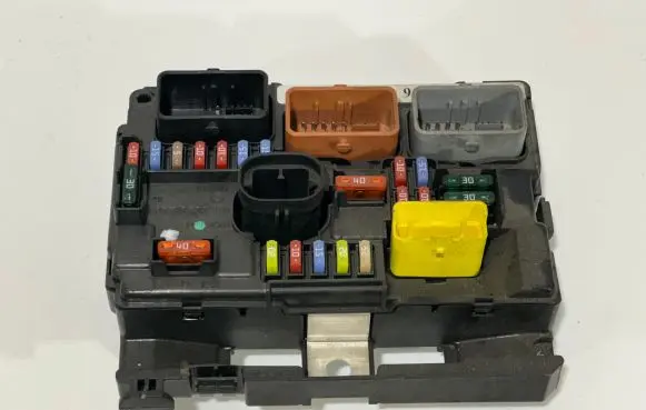 Peugeot 207 BSM Control unit 9664997780 BSMR07