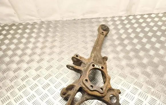 Subaru Legacy Rear wheel hub 