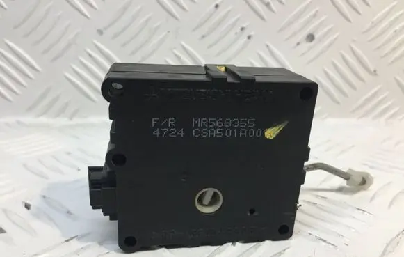 Mitsubishi Pajero Sport I Air flap motor/actuator MR568355