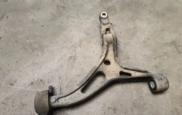 Mercedes-Benz ML W164 Front lower control arm/wishbone 000060368106