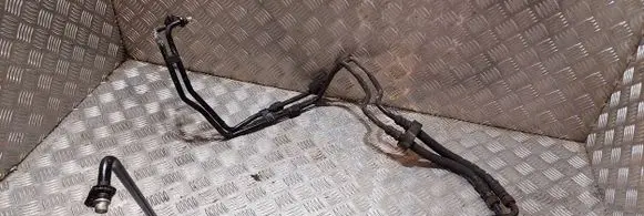 Volkswagen PASSAT B5.5 Oil cooling pipe 8D0317815J 30W04