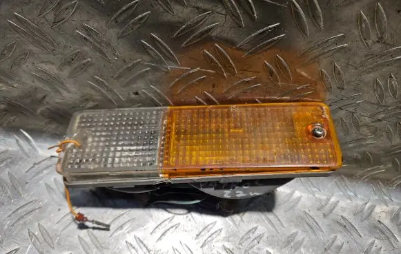 Nissan Patrol Y60 Front bumper turn signal 7R01075 ZIKI3132