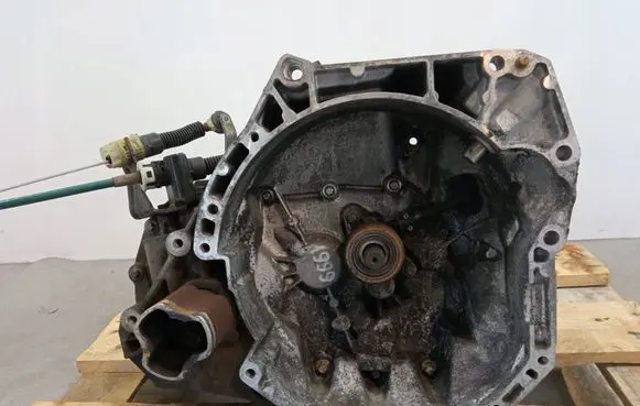 Nissan Micra Manual 5 speed gearbox 304010100R