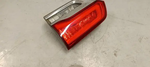 Jeep Grand Cherokee Tailgate rear/tail lights 68110046ac P68110046ac