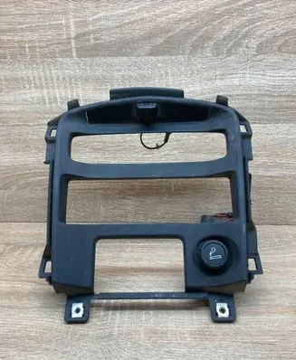 Nissan Primera Dashboard center trim panel 68413AV700