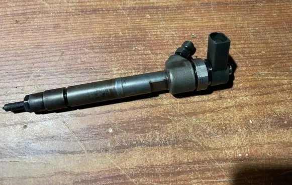 Mercedes-Benz C W203 Fuel injector 0986435111