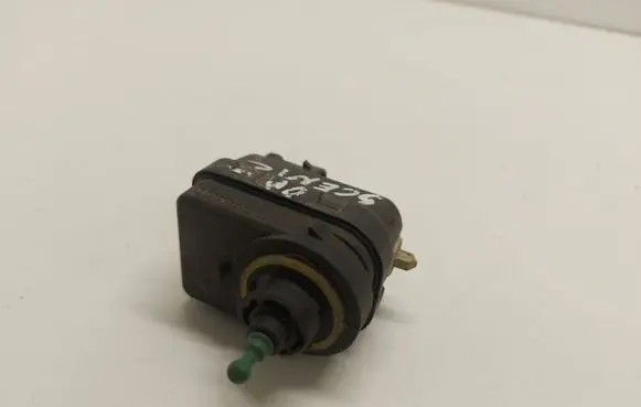 Renault Scenic I Headlight level adjustment motor 