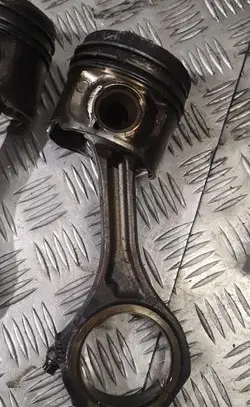 Audi A6 S6 C6 4F Piston with connecting rod