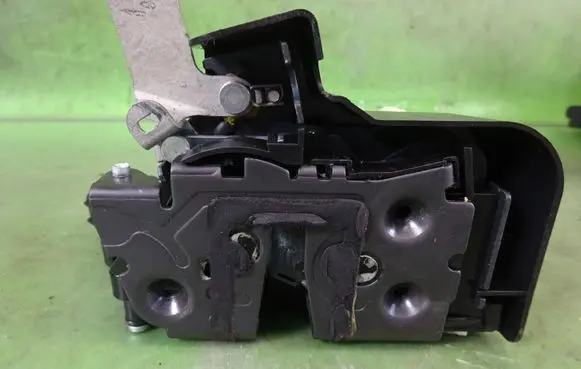 Ford Focus Rear door lock 4M5AA26413BE