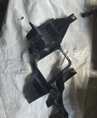 BMW 7 E65 E66 Headlight/headlamp mounting bracket 161697