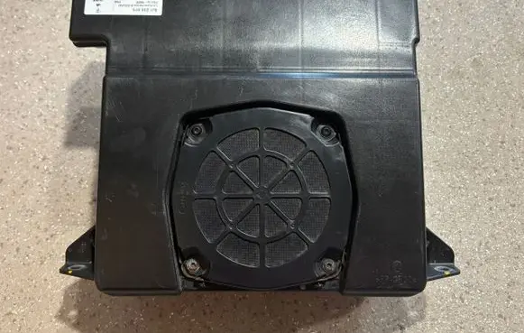 Porsche Taycan 9J1 Subwoofer speaker 9J1035915