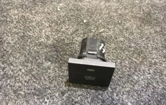 Ford Focus C-MAX Windscreen/window heater switch 03l0a trw