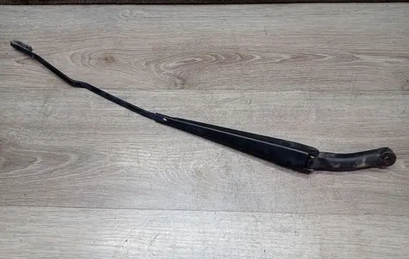 Volvo S60 Front wiper blade arm 8624246