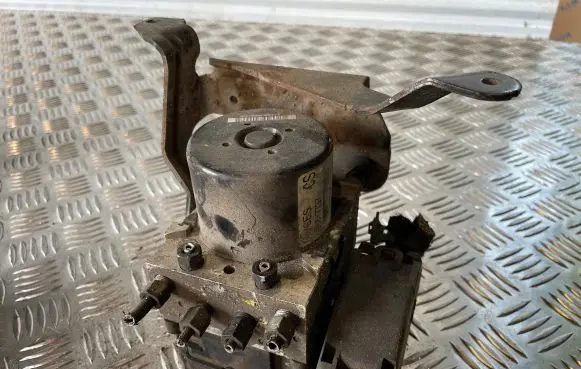Opel Antara ABS Pump 25092645613 000401812C4