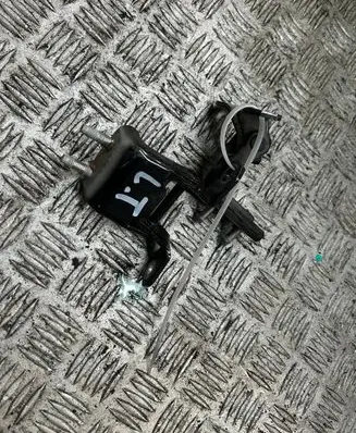 Suzuki Swift III Rear door hinge set 