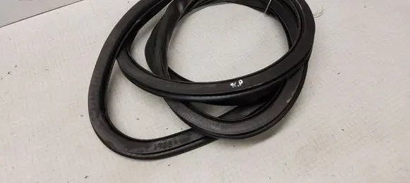 Audi A4 S4 B6 8E 8H Front door rubber seal 8E0831721B